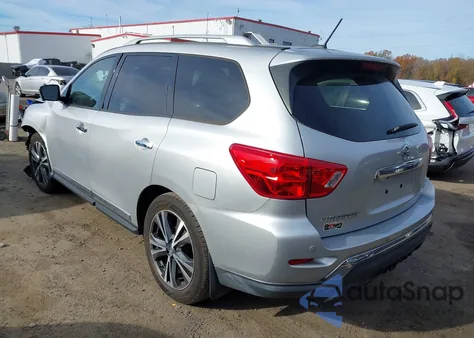 2018 Nissan Pathfinder Platinum z USA, uszkodzony, nr VIN 5N1DR2MM2JC678308